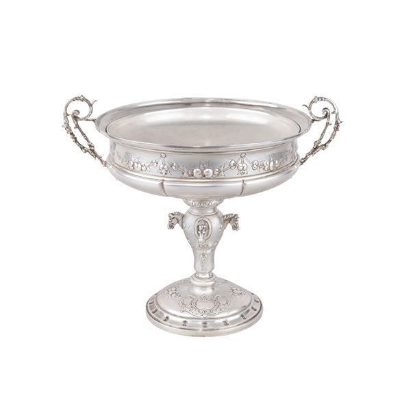 Silver centerpiece stand