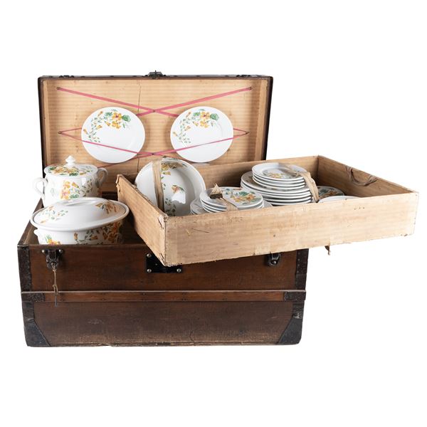 Louis Vuitton, picnic trunk