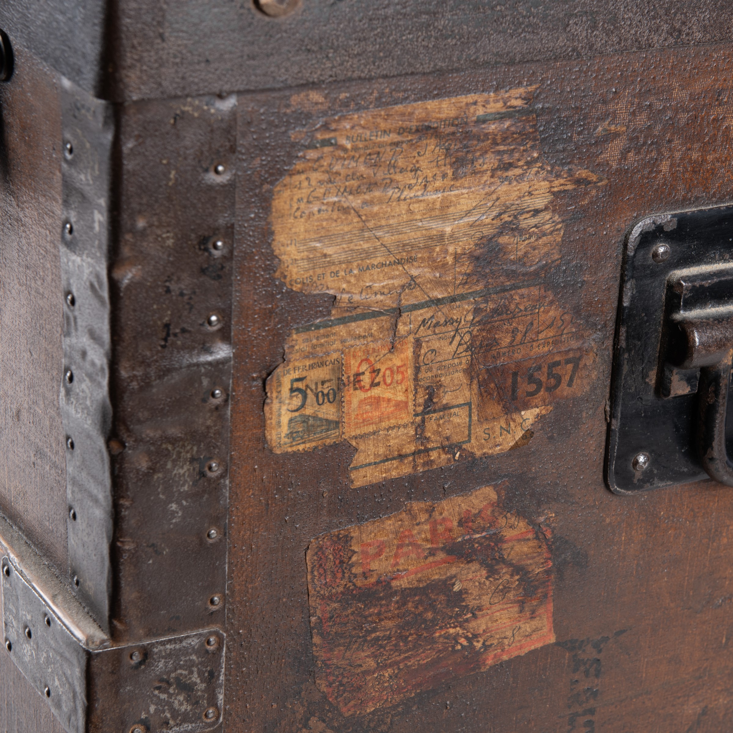 Louis Vuitton, baule da pic-nic in tela con finiture in metallo e ottone, monogramma L.D.