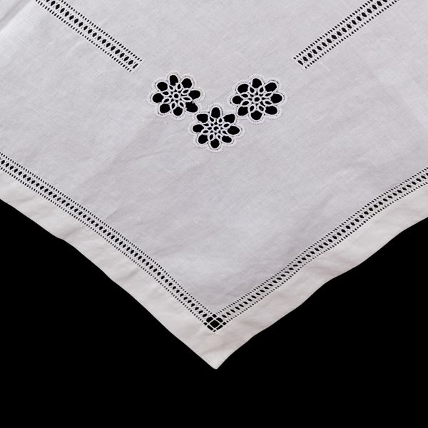 Rectangular tablecloth in ivory colored linen