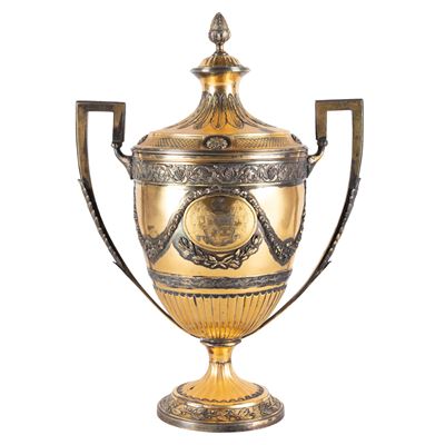 William Hall, Grande coppa biansata in vermeil con coperchio, Londra, Giorgio III (1803)