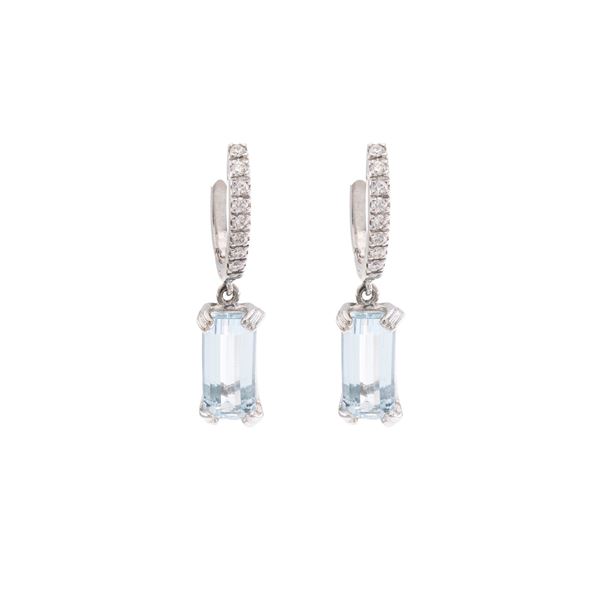 18kt white gold with aquamarines and diamonds pendant earrings