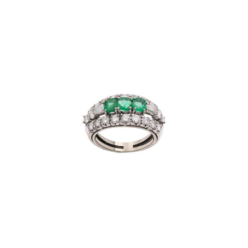 Anello in Platino Smeraldi e Diamanti