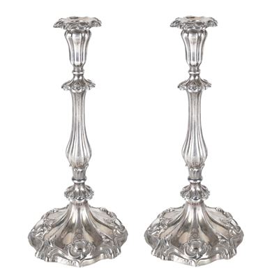 Coppia di candelieri in argento, Londra 1857