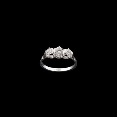 Anello Trilogy in Oro Bianco 18kt e Diamanti