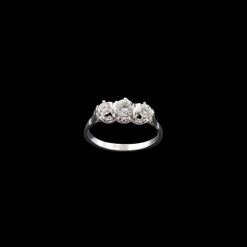 Anello Trilogy in Oro Bianco 18kt e Diamanti