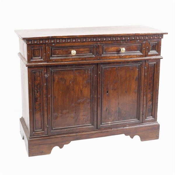 Walnut sideboard  (Modena, late 17th century)  - Auction Old Master Paintings, Furniture, Sculpture and  Works of Art - Colasanti Casa d'Aste