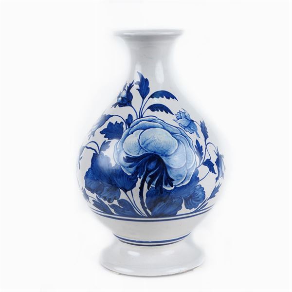 Vaso a bottiglia in ceramica bianca