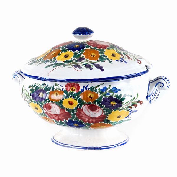 Zuppiera in ceramica bianca