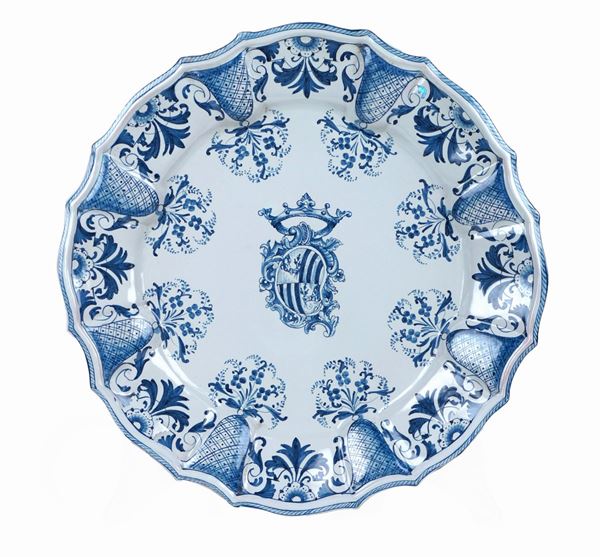 Piatto in ceramica smaltata  (Faenza, XX Sec.)  - Asta ASTA A TEMPO  - Colasanti Casa d'Aste