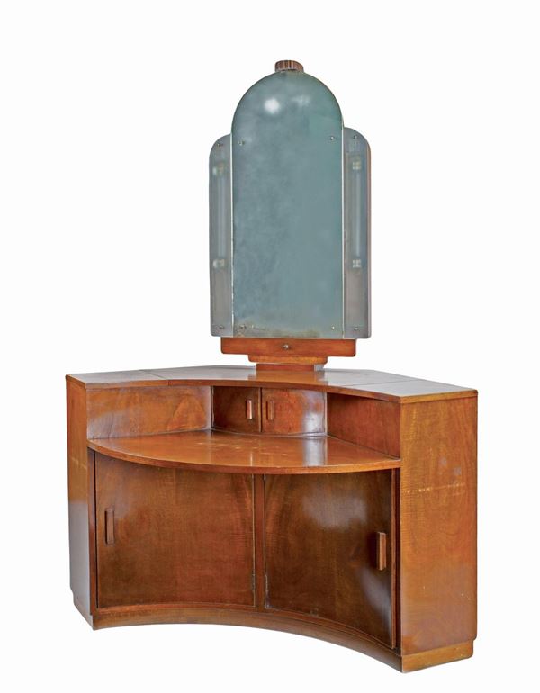 A French Art Decò toilette table with mirror